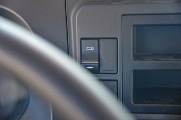 �й����� HOWO TX 25T 6X4 ����ʽ���綯ǣ����282kWhͼƬ