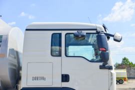 重汽豪沃(HOWO)底盘&nbsp;液体运输车外观图片