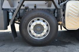 重汽豪沃(HOWO)底盘&nbsp;液体运输车底盘图片