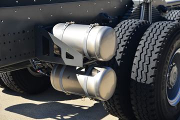 �������� HOWO TX�ؿ� 8X4 7.8�׻���ʽ���綯��ж��(ZZ3317V526GZ1SBEV)ͼƬ