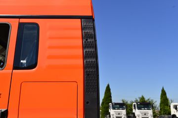 �й����� HOWO TX 350���� 6X2 7.8����ʽ�ػ���ͼƬ