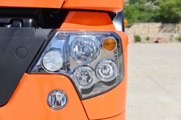 �й����� HOWO TX 350���� 6X2 7.8����ʽ�ػ���ͼƬ