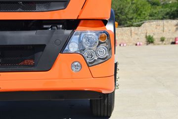�й����� HOWO TX 350���� 6X2 7.8����ʽ�ػ���ͼƬ