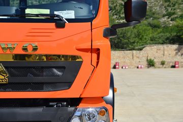 �й����� HOWO TX 350���� 6X2 7.8����ʽ�ػ���ͼƬ