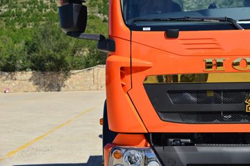 �й����� HOWO TX 350���� 6X2 7.8����ʽ�ػ���ͼƬ