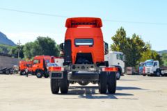 中国重汽 HOWO TX 350马力 6X2 7.8米厢式载货车