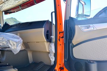 �й����� HOWO TX 350���� 6X2 7.8����ʽ�ػ���ͼƬ