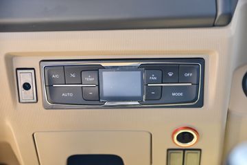 �й����� HOWO TX 350���� 6X2 7.8����ʽ�ػ���ͼƬ