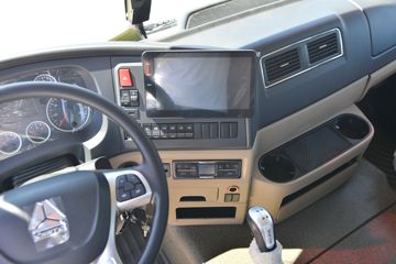 �й����� HOWO TX 350���� 6X2 7.8����ʽ�ػ���ͼƬ