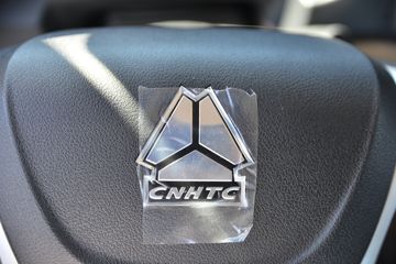 �й����� HOWO TX 350���� 6X2 7.8����ʽ�ػ���ͼƬ