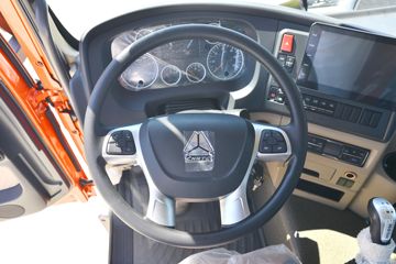 �й����� HOWO TX 350���� 6X2 7.8����ʽ�ػ���ͼƬ