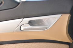 中国重汽 HOWO TX 350马力 6X2 7.8米厢式载货车