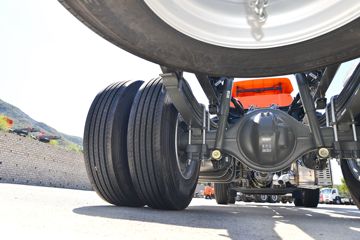 �й����� HOWO TX 350���� 6X2 7.8����ʽ�ػ���ͼƬ