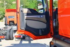 中国重汽 HOWO TX7 270马力 4X2 9.6米AMT自动档厢式载货车 中国重汽 HOWO TX7 270马力 4X2 9.6米AMT自动档厢式载货车