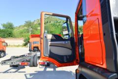 中国重汽 HOWO TX7 270马力 4X2 9.6米AMT自动档厢式载货车 中国重汽 HOWO TX7 270马力 4X2 9.6米AMT自动档厢式载货车