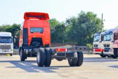 中国重汽 HOWO TX7 270马力 4X2 9.6米厢式载货车