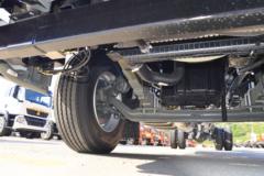 中国重汽 HOWO TX7 270马力 4X2 9.6米厢式载货车