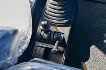 �й����� HOWO TX7�ؿ� 480���� 6X4 LNGǣ����ͼƬ