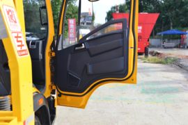 重汽豪沃轻卡底盘&nbsp;清障车驾驶室图片