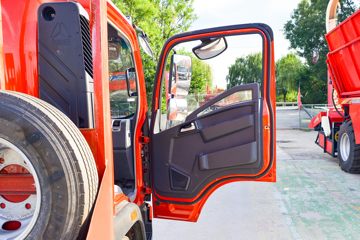 �й�����HOWO ���� 140���� 4X2 ƽ�����䳵(����)(ZZ5047TPBH3315F145H)ͼƬ