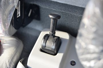 �й�����HOWO ���� 140���� 4X2 ƽ�����䳵(����)(ZZ5047TPBH3315F145H)ͼƬ