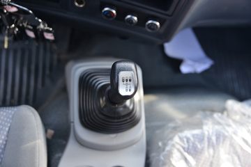 �й�����HOWO ���� 140���� 4X2 ƽ�����䳵(����)(ZZ5047TPBH3315F145H)ͼƬ