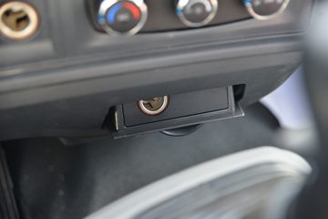 �й�����HOWO ���� 140���� 4X2 ƽ�����䳵(����)(ZZ5047TPBH3315F145H)ͼƬ