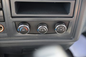 �й�����HOWO ���� 140���� 4X2 ƽ�����䳵(����)(ZZ5047TPBH3315F145H)ͼƬ