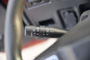 �й�����HOWO ���� 140���� 4X2 ƽ�����䳵(����)(ZZ5047TPBH3315F145H)ͼƬ