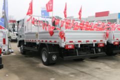 福田 奥铃新捷运 青春飞扬版 151马力 3.83米排半栏板轻卡(万里扬8档)(BJ1048V9JDA-AB2)