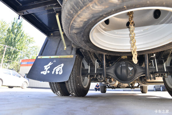 东风 小霸王W17 1.6L 123马力 2.94米双排栏板小卡