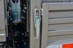 中国重汽HOWO 悍将M 140马力 3.85米排半栏板轻卡(法士特8档)(ZZ1047C3215F145)