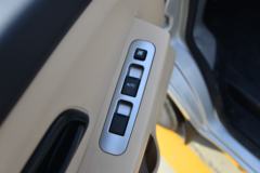长安跨越王X1 豪华型 1.6L 122马力 汽油 2.55米双排栏板小卡(国六)(SC1031XAS6B)