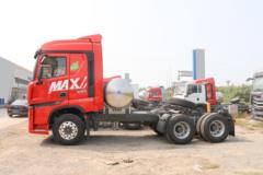 中国重汽 HOWO Max重卡 530马力 6X4 LNG牵引车(液缓)