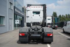 奔驰 Actros 重卡 优享版 480马力 6X4 AMT自动挡牵引车(国六)(BJ4266Y6DHL-A2)
