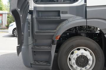 奔驰Actros(国产)&nbsp;牵引车驾驶室                                               图片