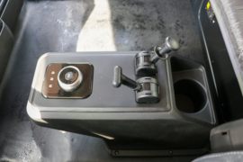 昊龙&nbsp;电动牵引车驾驶室图片