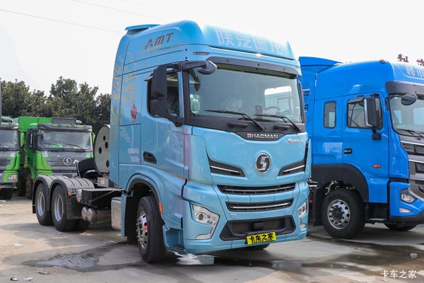 陕汽重卡 德龙X6000 菁英版 530马力 6X4 LNG自动档牵引车