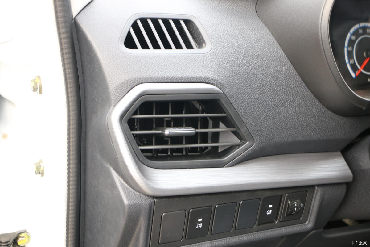  ³M60 2023  1.6L 105 CNG 2ջ()()ʻ