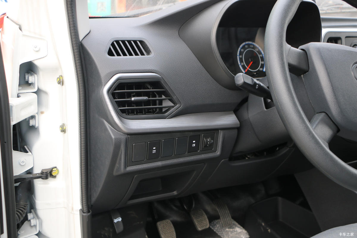  ³M60 2023  1.6L 105 CNG 2ջ()()ʻ