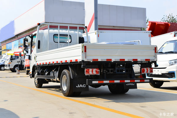 上海海航汽销优惠0.8万 上海领跑S6载货车火热促销中