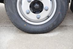 福田 欧马可X 122马力 3.95米排半栏板轻卡(BJ1044VAJA6-3A)