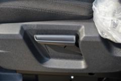 江铃汽车 福顺 2023款 146马力 2.0T柴油 短轴 6座 中高顶多用途乘用车