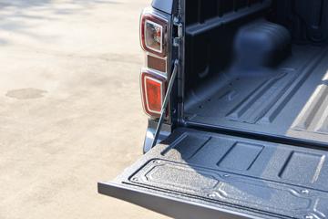 ʮ  2023 캽 2.5T 150 Զ ˫ƤͼƬ
