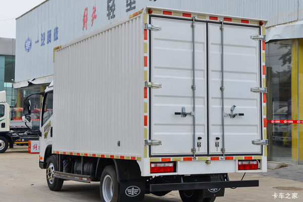 恭喜王老板喜提爱车，欢迎加入解放轻卡大家庭