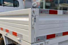 SRM鑫源 T1LEV 1.6T 2.44米单排纯电动栏板微卡(JKC1021D0X0BEV)16.8kWh