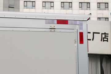 ���� ����M Pro 1.6L 122���� ���� 3.3���Ű���������ʽ΢��(BJ5032XYK5PV5-11)ͼƬ