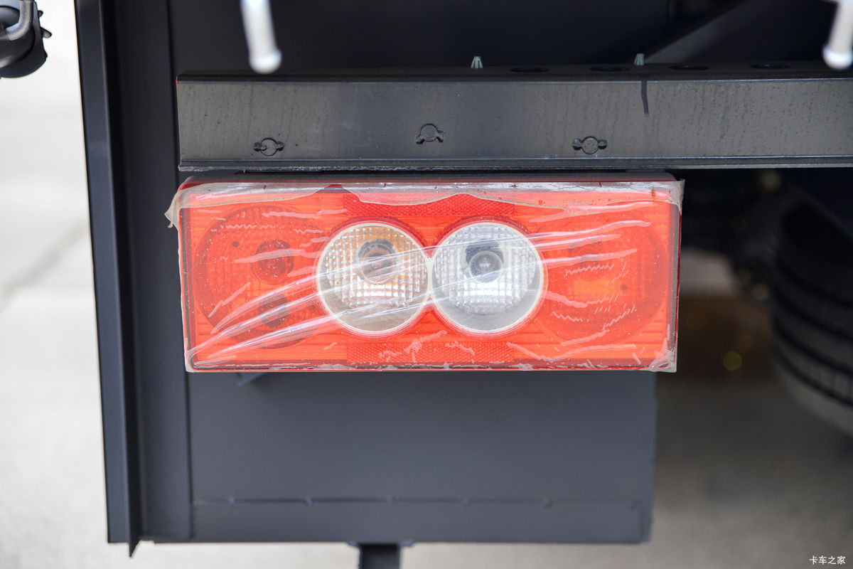 ���� ŷ����S3 170���� 4.8���Ű��դʽ�Ῠ(BJ5128CCYGJFA-AB1)��װ                                                