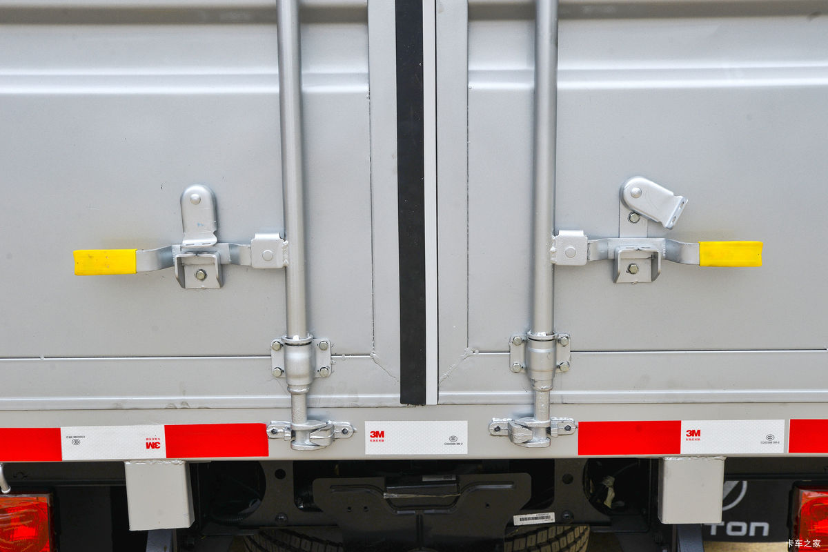 ���� ŷ����S3 170���� 4.8���Ű��դʽ�Ῠ(BJ5128CCYGJFA-AB1)��װ                                                