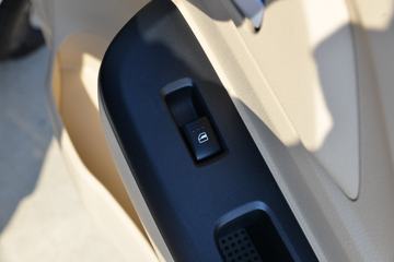 ������Խ ��Խ��V7EV ������ 2.9T 2�� 4.8�״��綯��ʽ���䳵(�Կ���)38.64kWhͼƬ